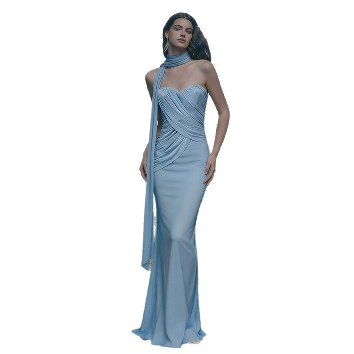 Damen Hochzeitskleid im eleganten Design mit Raffungen und Schößchen Echo Archiv