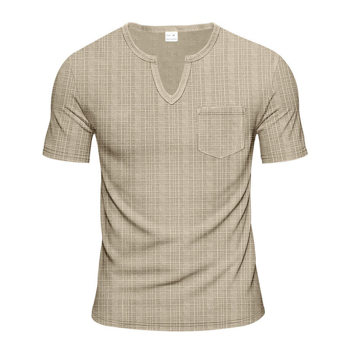 Herren Kurzarm-Henley-Shirt mit modischem V-Ausschnitt und praktischer Brusttasche Echoarchiv