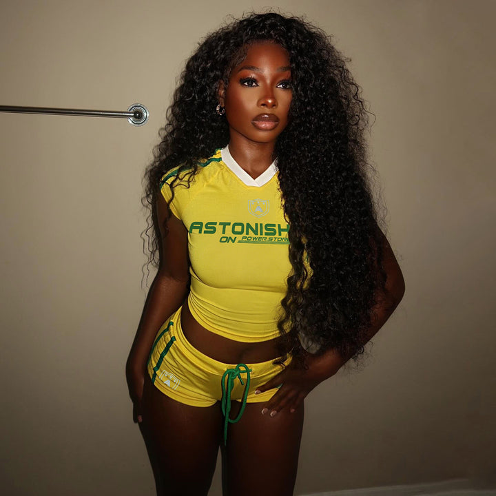 Damen Sportliches Zweiteiliges Set mit kurzem Oberteil und Shorts Echo Archiv