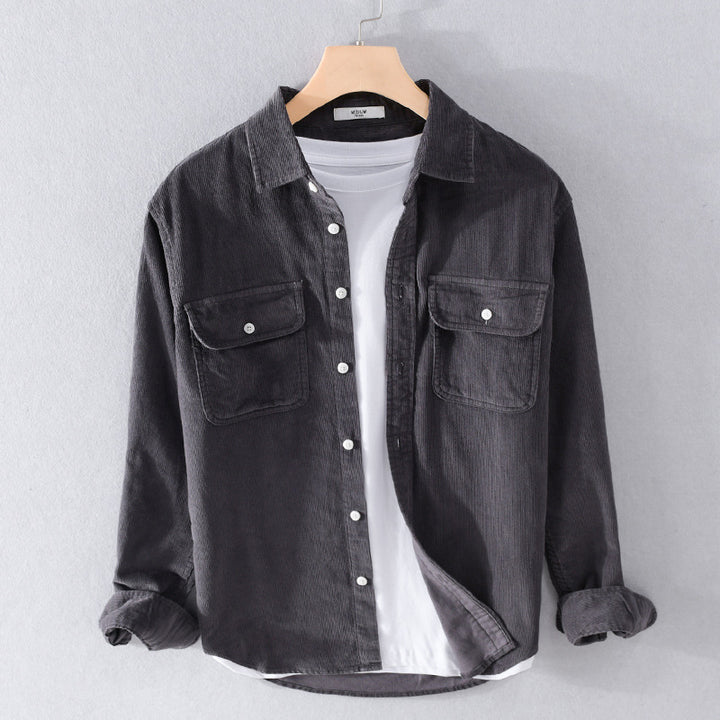 Herren Feincord-Hemdjacke im Worker‑Stil mit doppelten Brustpatten und entspanntem Schnitt Echoarchiv