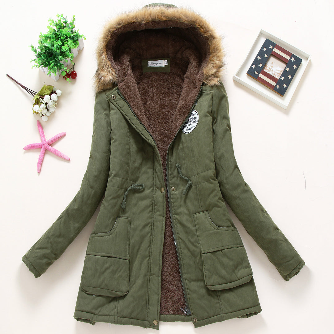 Damen taillierter Winterparka mit Teddyfutter Kunstfellkapuze und Tunnelzug – Avérine