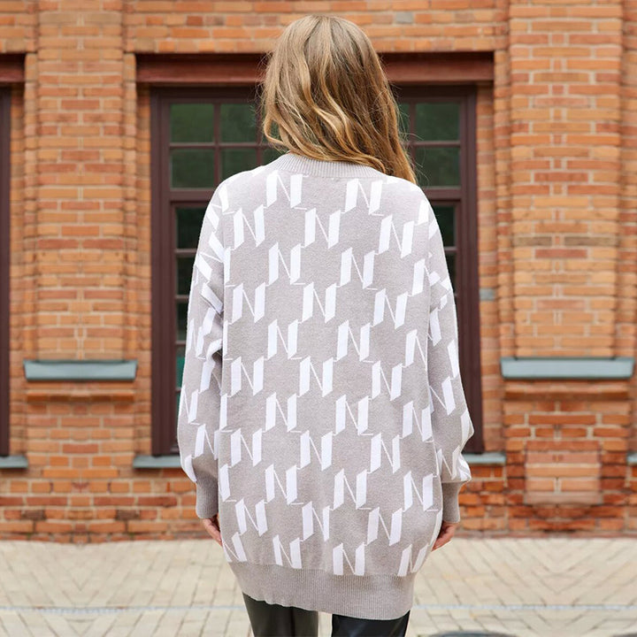 Damen Oversized Strickcardigan mit V‑Ausschnitt, Knopfleiste und Eingrifftaschen – Veloura