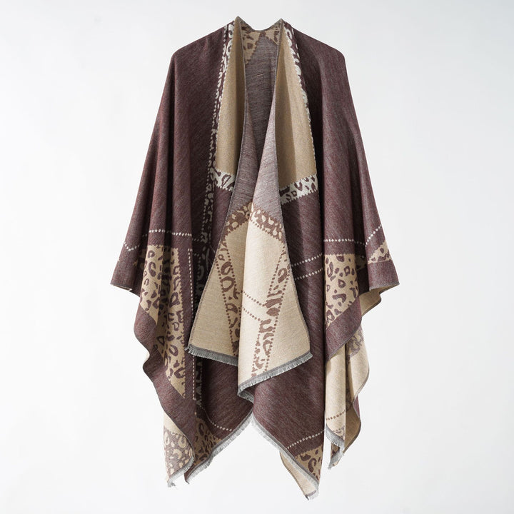 Damen Großer Double-Face Jacquard-Umhang mit Animal-Patch und feinem Fransensaum – Célinea