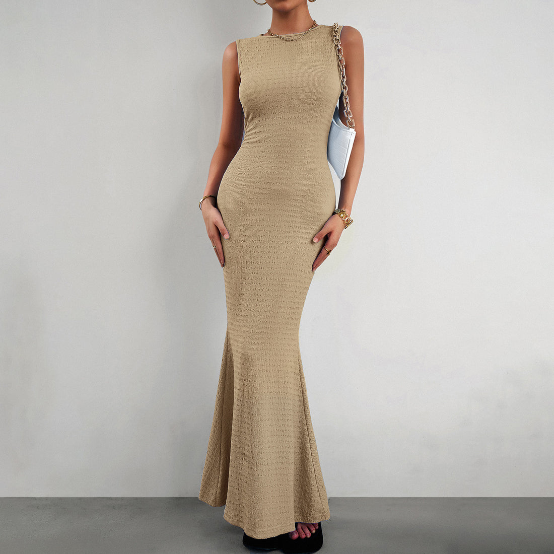 Damen Elegantes figurbetontes Abendkleid mit Fließendem Saum – Élara
