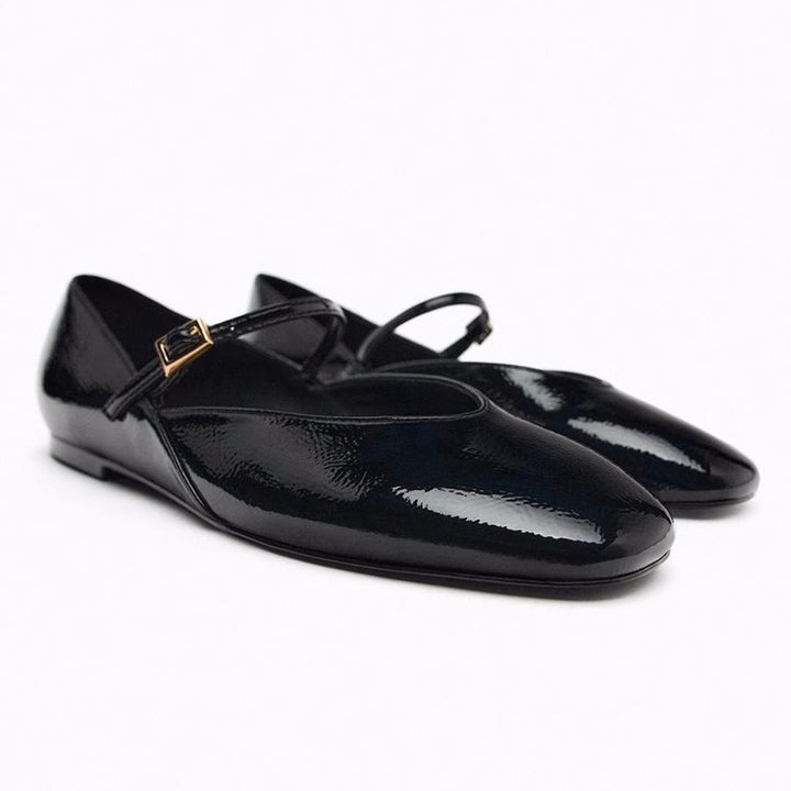 Damen elegante Lack-Mary-Jane-Ballerinas mit feiner Metallschnalle und spitzer Vorderkappe – Lioré
