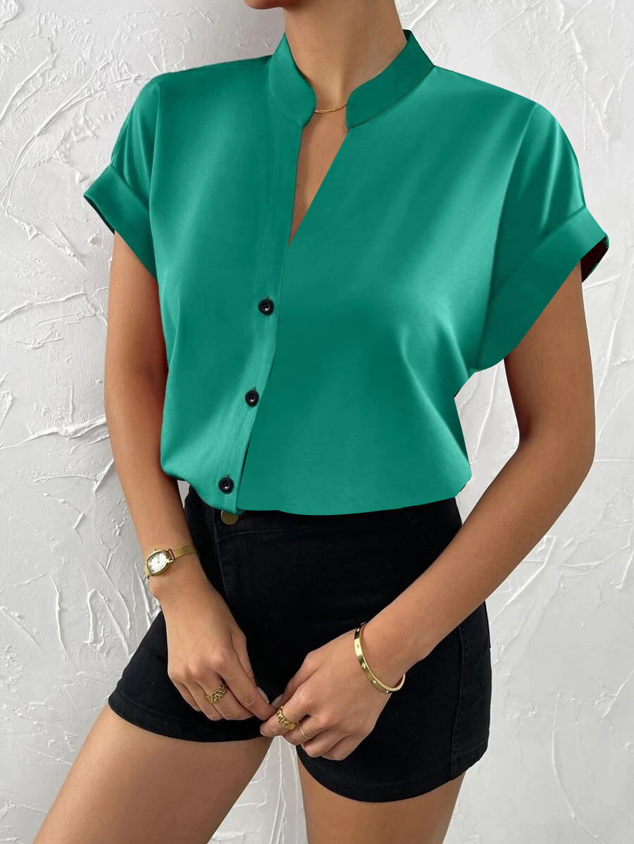Damen Elegante Kurzarmbluse mit Stehkragen und subtilen Knopfdetails Echoarchiv