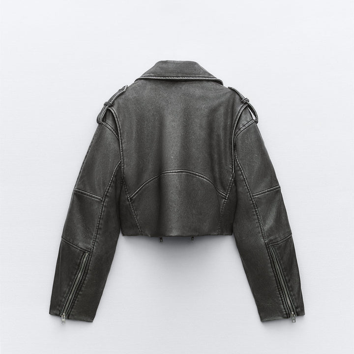 Damen Kurz geschnittene Bikerjacke aus Kunstleder mit asymmetrischer Reißverschlussfront und Oversized‑Boxy‑Silhouette Echo Archiv