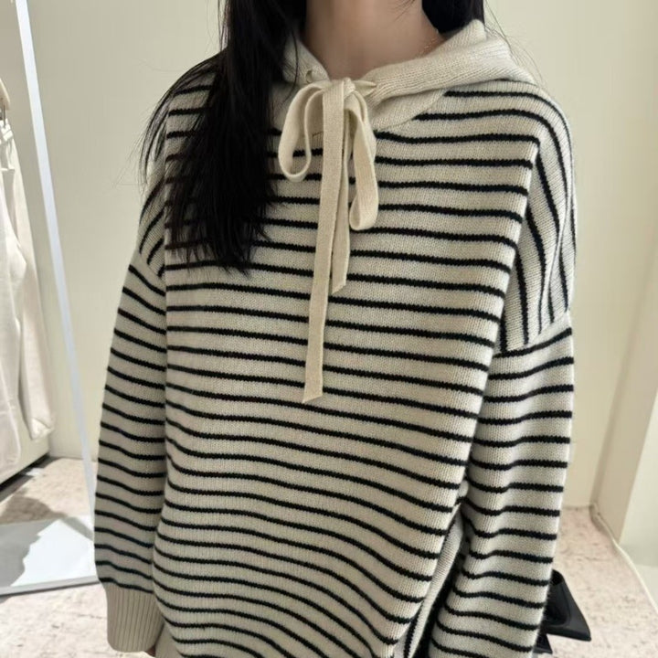 Damen Oversize-Kapuzenpullover aus weichem Feinstrick mit maritimem Streifenmuster Echoarchiv