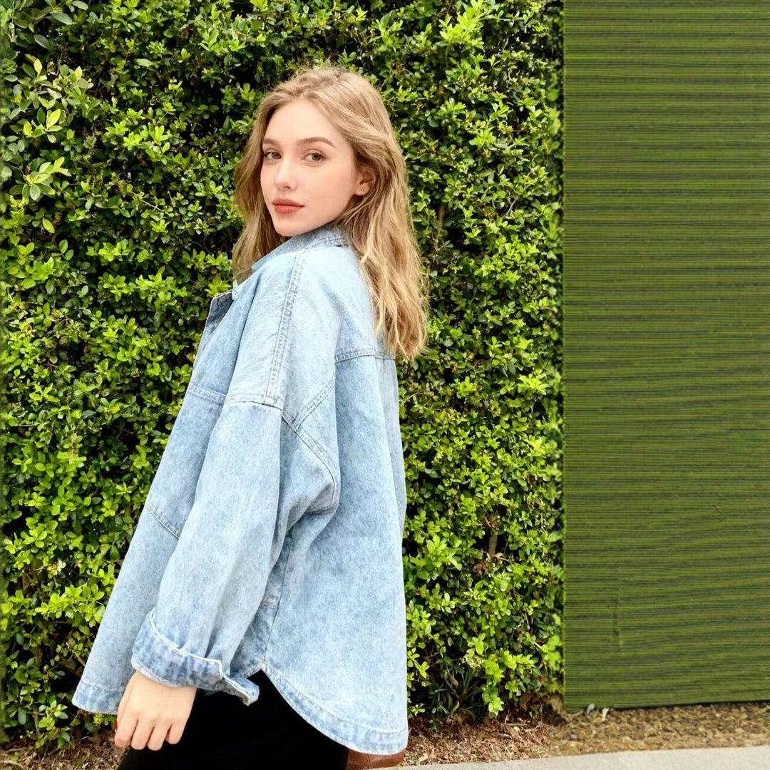 Damen nan oversized Jeanshemd mit aufgesetzten Brusttaschen, leichter Baumwoll-Denim und abgerundetem Saum Echo Archiv