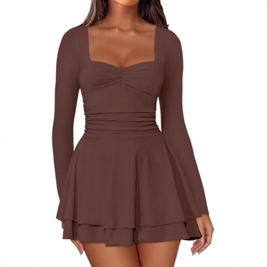 Damen Langarm-Minikleid mit quadratischem Ausschnitt, taillierter Raffung und zweilagigem Volantrock – Élara