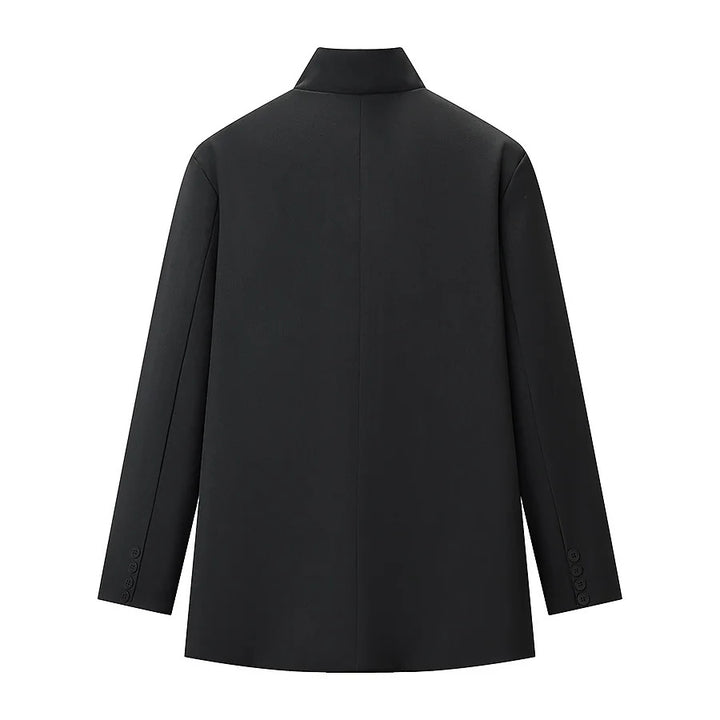 Herren kurzer Mantel mit Stehkragen asymmetrischer Knopfleiste und Pattentaschen – Montevé