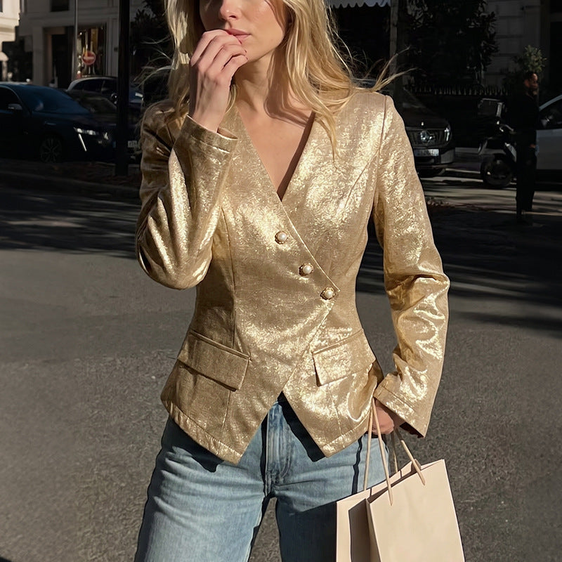 Damen Taillierter Metallic-Blazer mit Perlenknopfleiste und Schößchen – Valéne