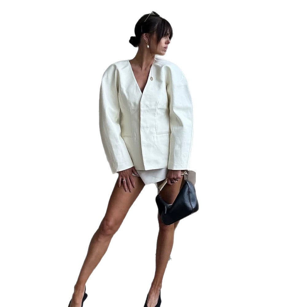 Damen Oversize-Blazer mit markanter Schulter und offener V‑Front Echoarchiv