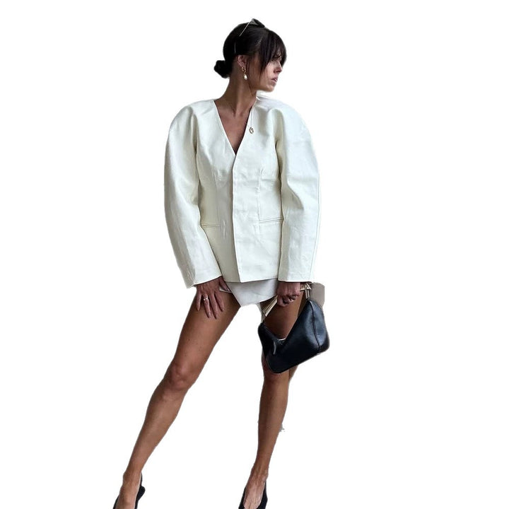Damen Oversize-Blazer mit markanter Schulter und offener V‑Front Echoarchiv