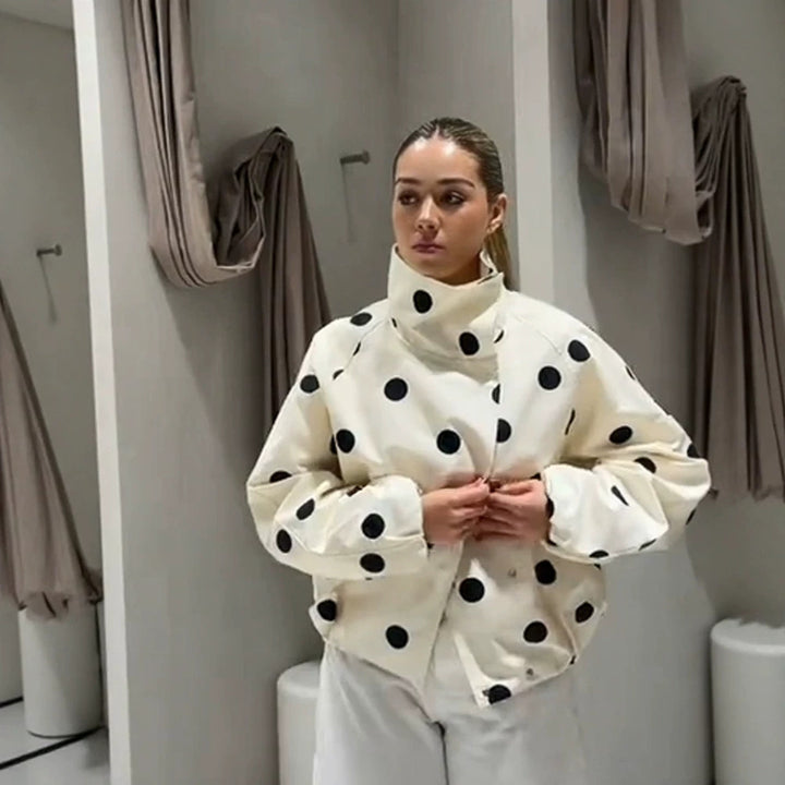 Damen kurz geschnittene Bomberjacke mit übergroßem Schalkragen und Polka-Dot-Print Echoarchiv