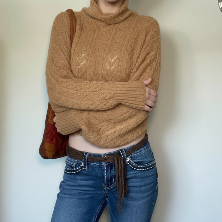 Damen nan kurzes Strick-Turtleneck mit Zierknopfleiste und Ballonärmeln Echo Archiv