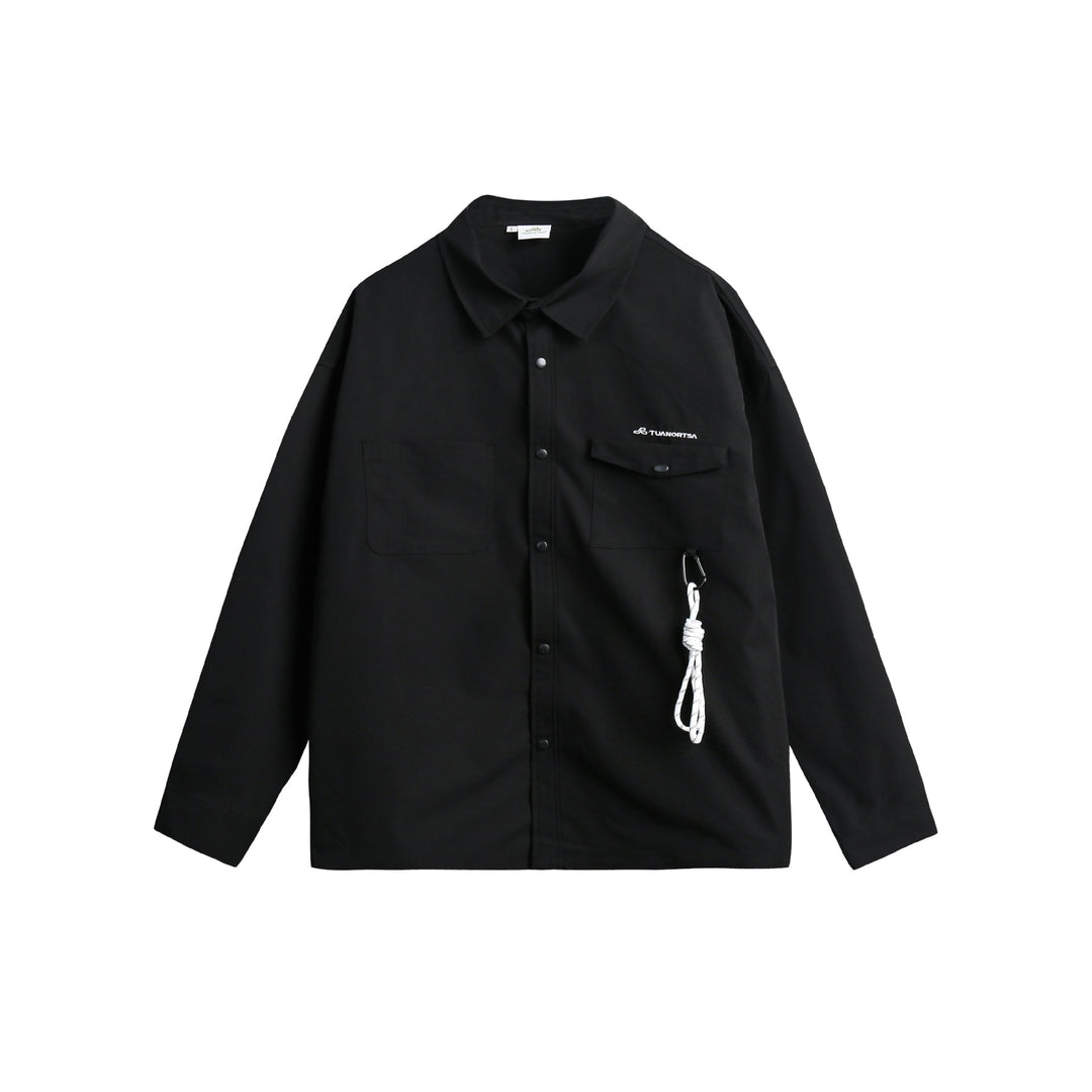 Unisex Overshirtjacke im Utility‑Stil mit Druckknopfleiste und Karabinerdetail Echoarchiv