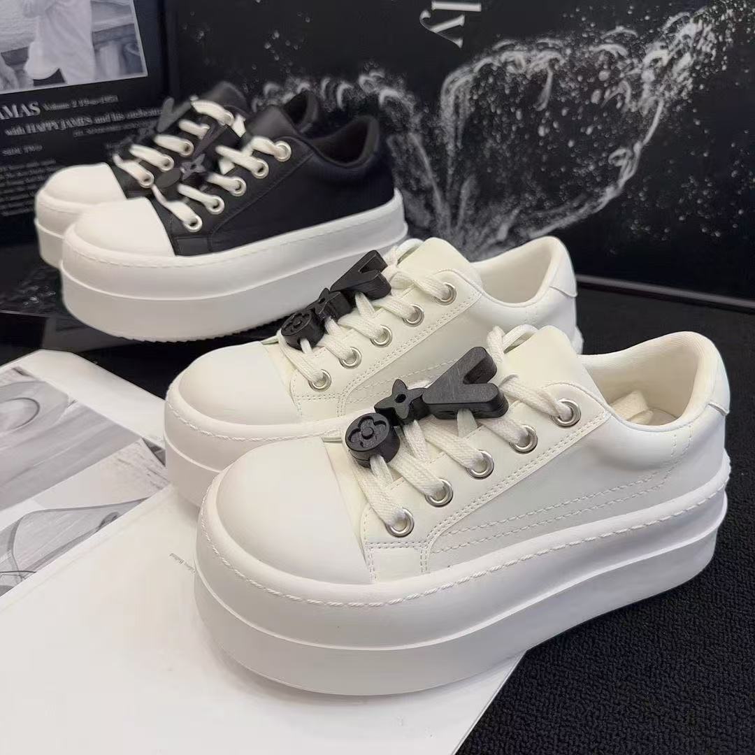 Damen Plateau Sneaker mit trendigem Design und elastischen Schnürsenkeln Echo Archiv