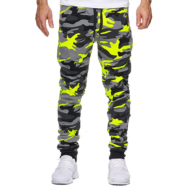 Herren Cargohose mit trendigem Camouflage-Design und elastischem Bund Echoarchiv