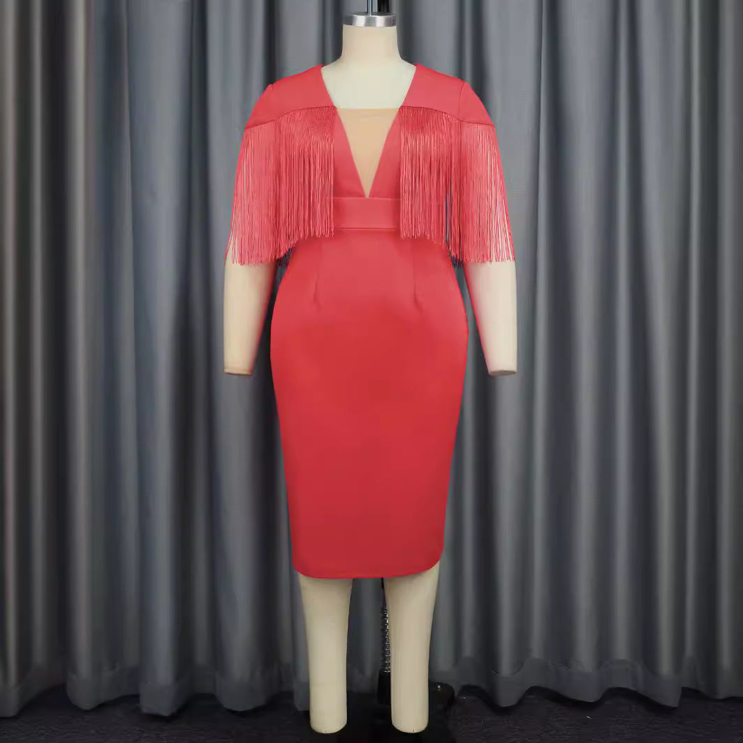 Damen Figurbetontes Kleid mit fransigen Ärmeln Echo Archiv