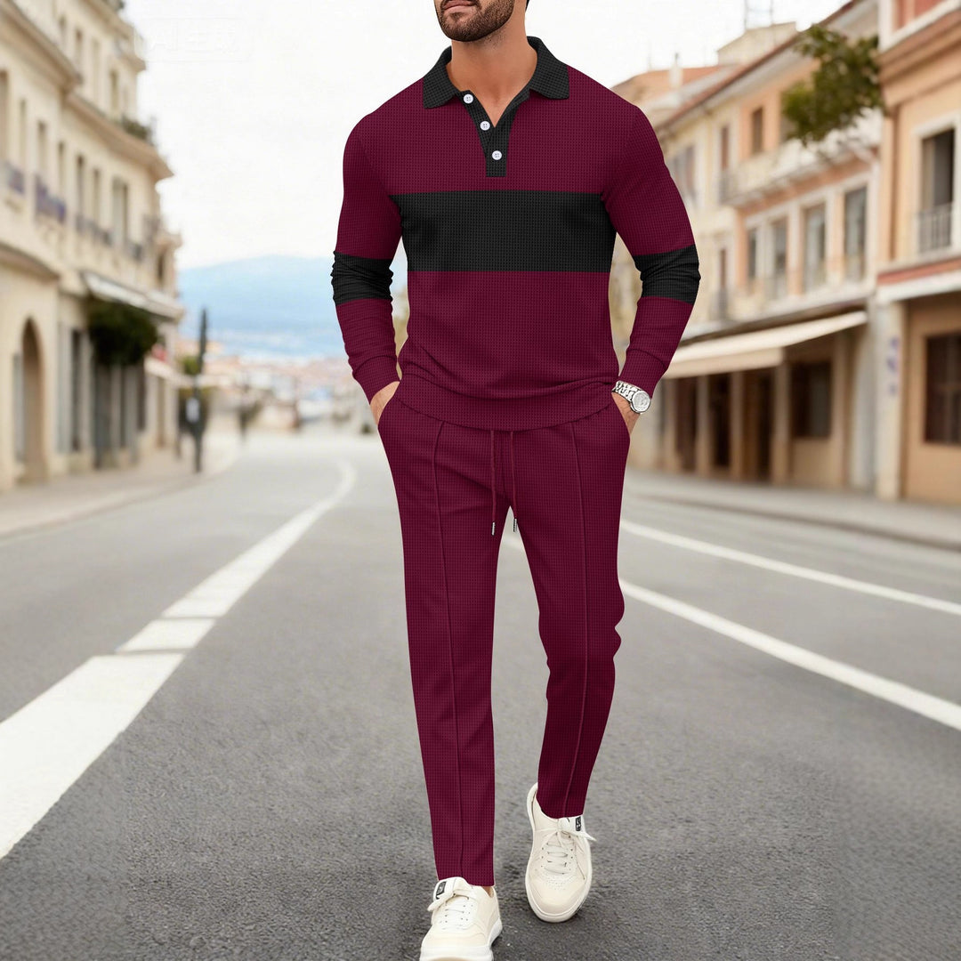 Herren sportliches Poloshirt mit eleganter Komplementär-Hose Echoarchiv