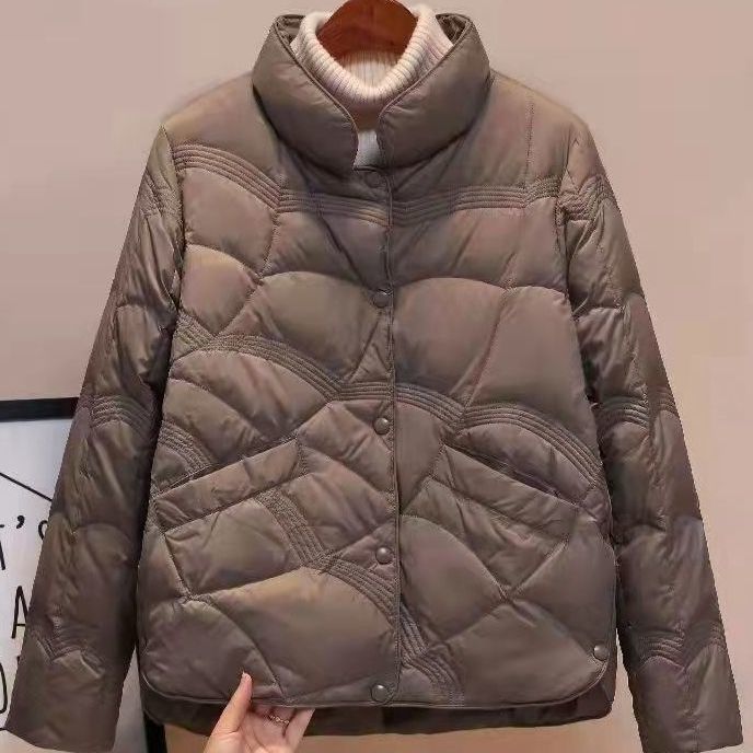 Damen Stepp-Thermo-Blouson mit hochgeschlossenem Kragen und dekorativer Wellensteppung Echoarchiv