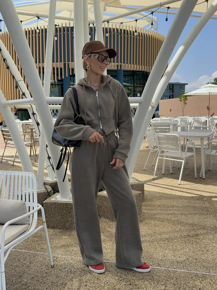 Damen Kurzgeschnittenes Zip-Hoodie mit Kordelzug‑Taille und weiter Palazzo‑Jogginghose – Auréline