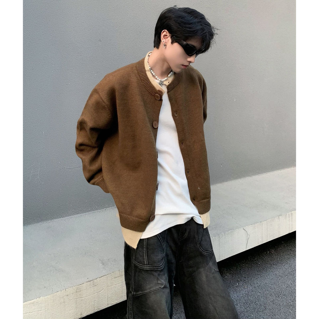 Herren Modische Strickjacke mit Knöpfen und kontrastierenden Ärmeln Echoarchiv