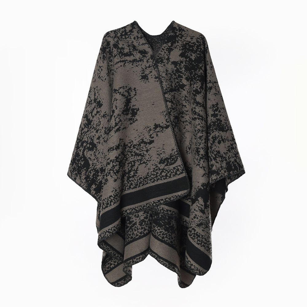 Damen Jacquard‑Überwurfponcho mit offener Front, kastiger Silhouette und fein gekettelter Saumkante – Avérine