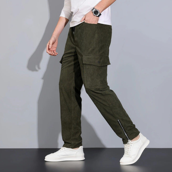 Herren modische Cargo-Hose mit elastischen Einsätzen und praktischen Taschen Echoarchiv