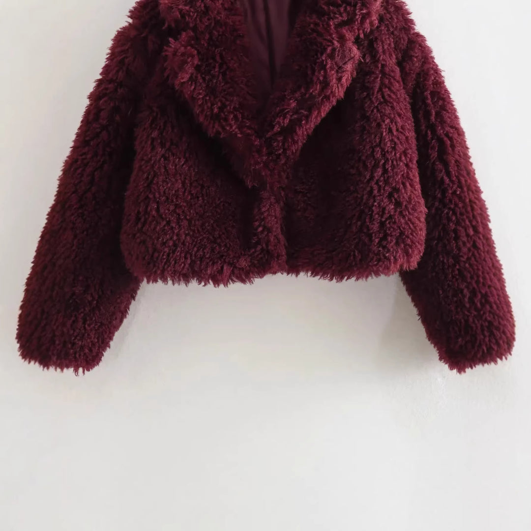 Damen kurz geschnittene Teddy-Jacke mit großem Reverskragen und wattiertem Futter – Célinea