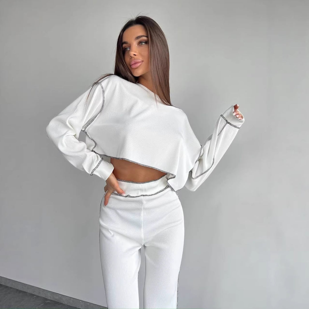 Damen Cropped Oversized-Sweatshirt mit Overlocknähten und High-Waist ausgestellter Hose Set – Avérine