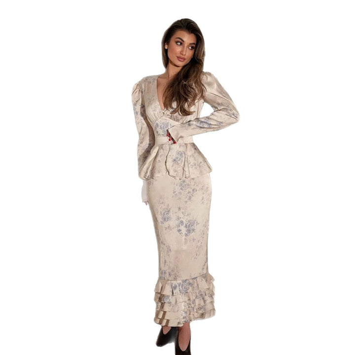 Damen Figurbetontes Midikleid mit tiefem V-Ausschnitt, Schößchen-Taillenband und mehrlagigem Volantsaum Echoarchiv