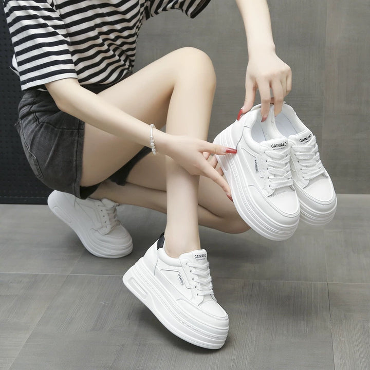 Damen Plateau Sneakers mit ergonomischer Sohle und modischem Design Echo Archiv