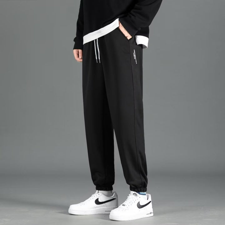 Herren Sportliche Jogginghose mit regulierbarem Bund Echoarchiv