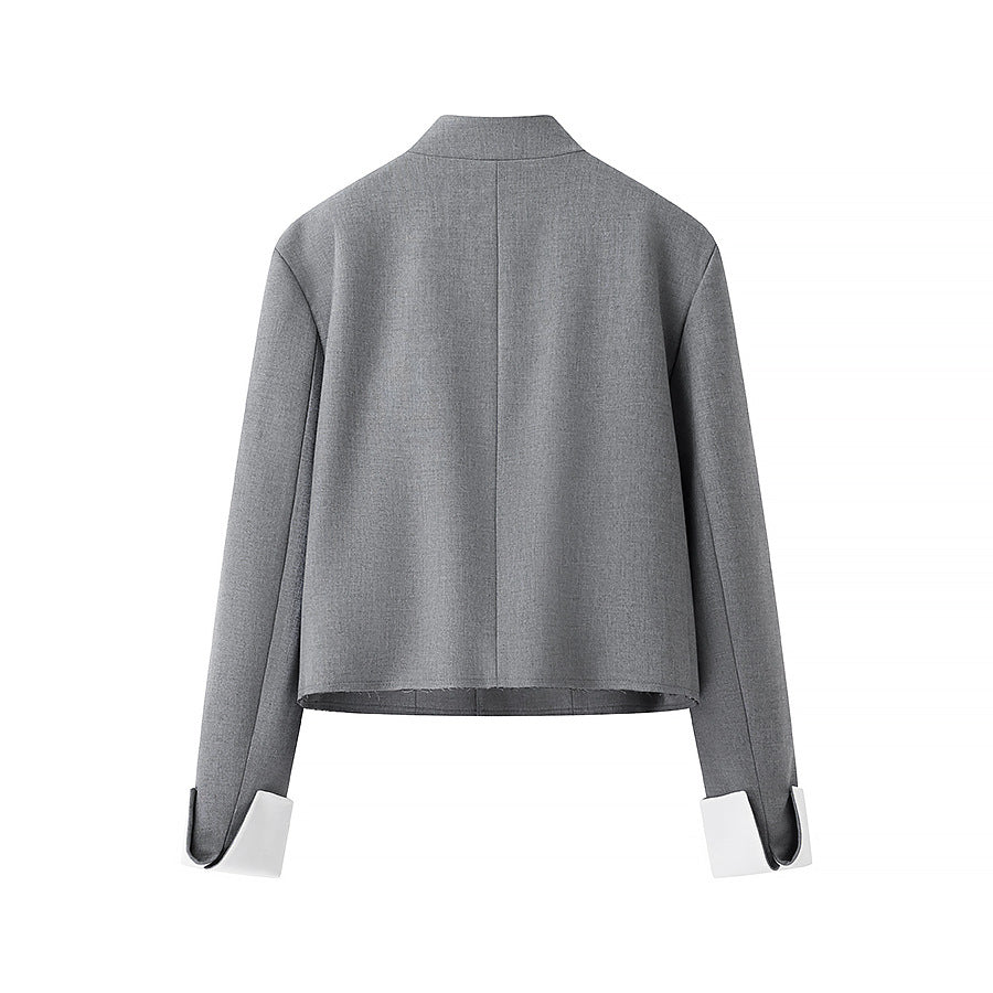 Damen kurzer Boxy-Blazer mit verdeckter Knopfleiste Stehkragen und kontrastumschlagärmeln – Valéne