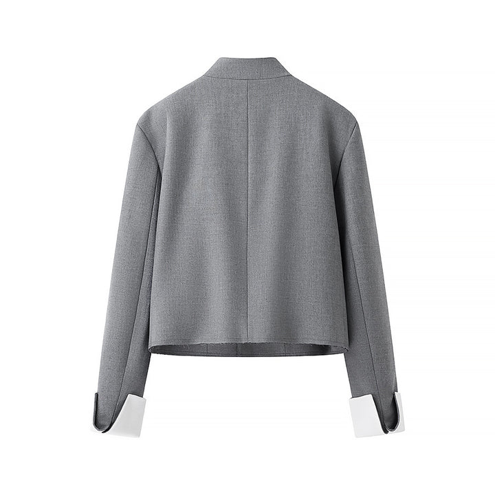 Damen kurzer Boxy-Blazer mit verdeckter Knopfleiste Stehkragen und kontrastumschlagärmeln – Valéne