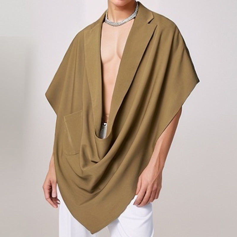 Damen nan Cape-Blazer mit Schalkragen offener Front aufgesetzter Tasche und spitz zulaufendem Zipfelsaum Echo Archiv