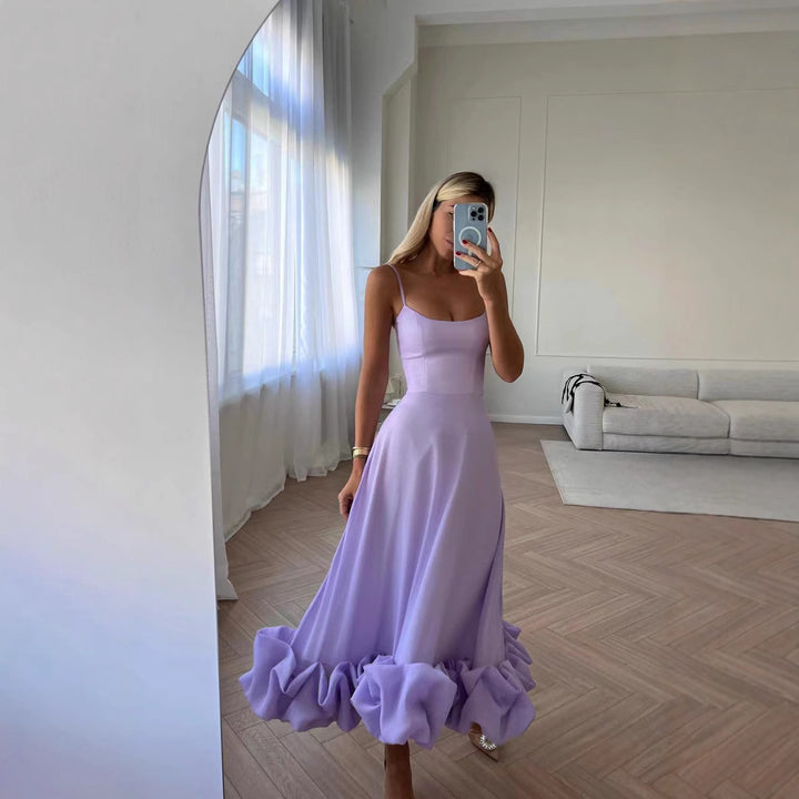 Damen Midi-Kleid mit zarten Spaghetti-Trägern und voluminösem Rüschensaum Echo Archiv