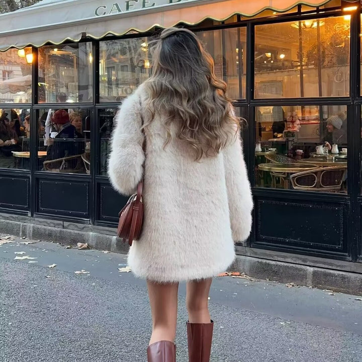 Damen nan luxuriöser Kunstfellmantel mit Schalkragen, mittellanger Silhouette und verdeckten Eingrifftaschen Echo Archiv