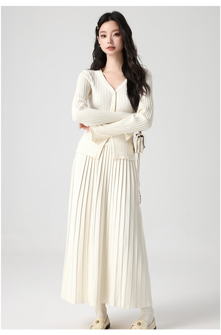 Damen Feines Strick-Set mit V-Ausschnitt Cardigan und plissiertem Maxirock Echoarchiv