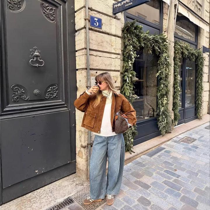 Damen Kurze Boxy-Jacke in Wildlederoptik mit Funnelkragen und großen Klappentaschen Echoarchiv