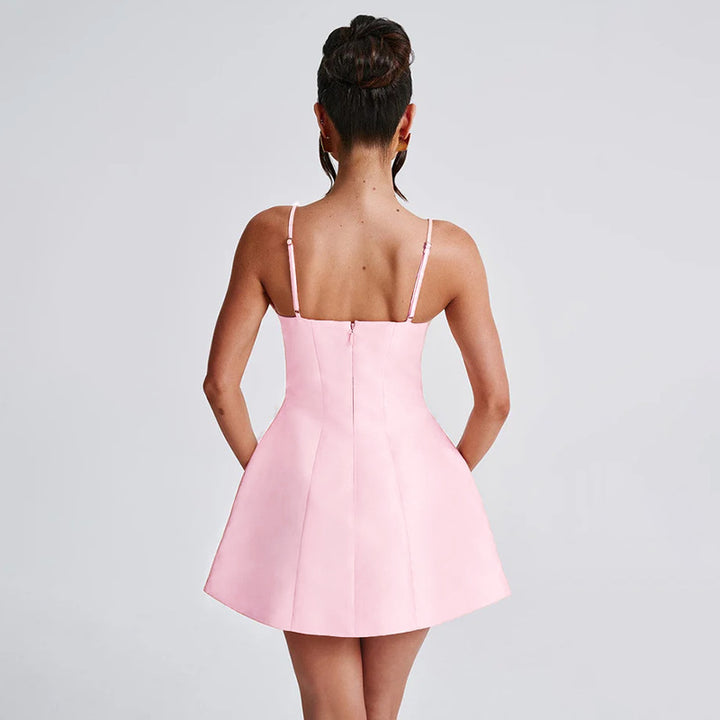 Damen Freizeitliches Minikleid mit schmalen Spaghettiträgern Echo Archiv
