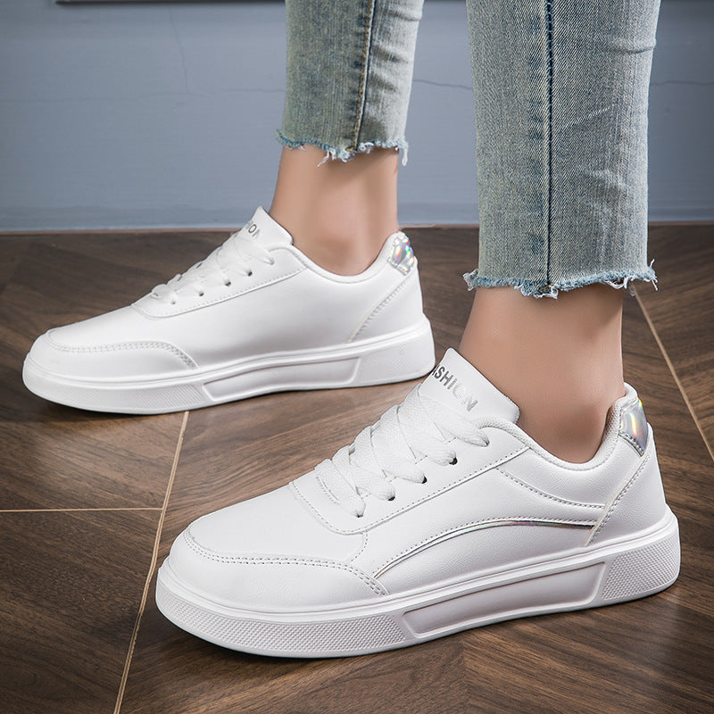 Damen nan niedrig geschnittener Kunstleder Sneaker mit holografischem Fersenbesatz Echo Archiv