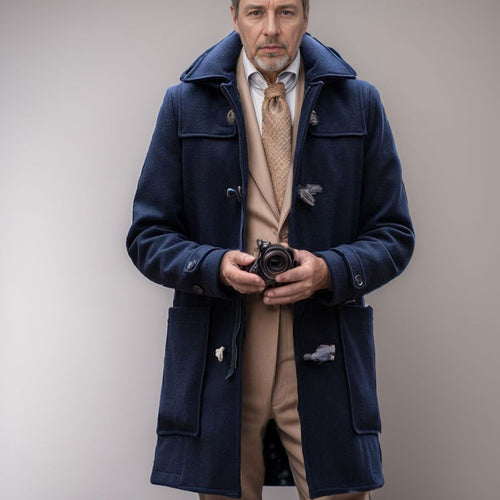 Herren eleganter Dufflecoat mit hochwertigen Details und traditionellem Design Echoarchiv