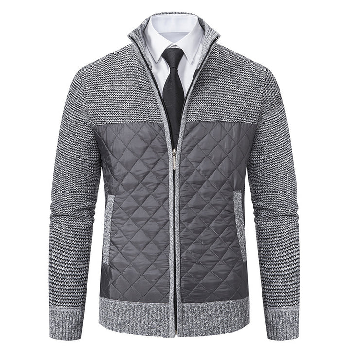 Herren Hybrid‑Strickjacke mit gestepptem Frontpanel, Stehkragen und durchgehendem Reißverschluss Echo Archiv