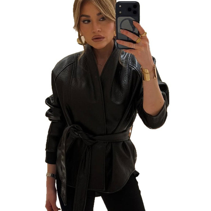Damen Taillierte Lederjacke mit Wickelgürtel und Kimono-Kragen Echoarchiv