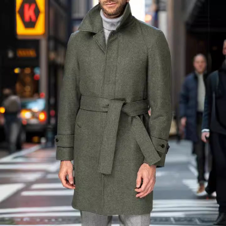 Herren eleganter Trenchcoat mit taillierbarem Gürtel und hochwertigem Innenfutter Echoarchiv