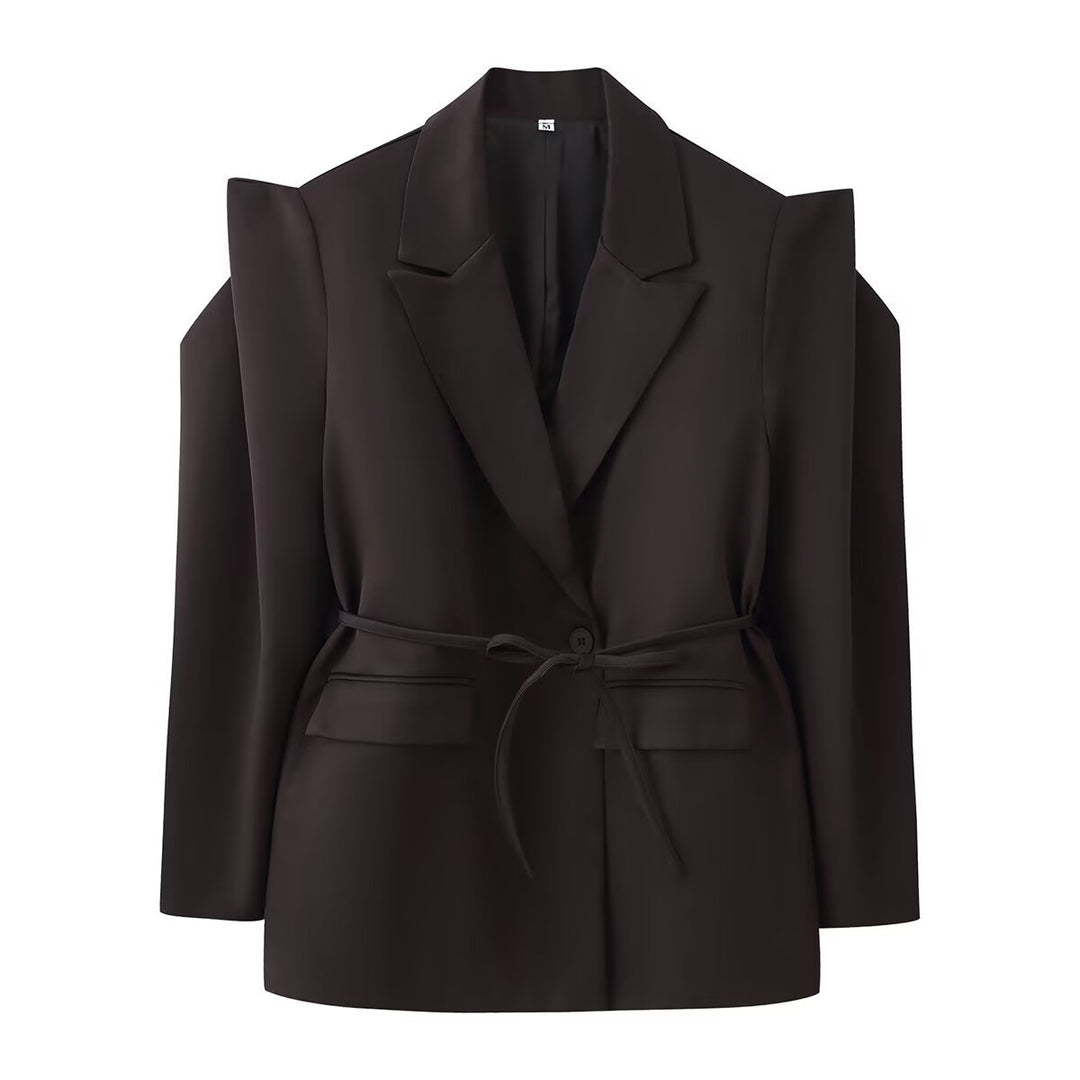 Damen Blazer mit Cut-Out‑Schultern, Taillengürtel und Pattentaschen Echoarchiv