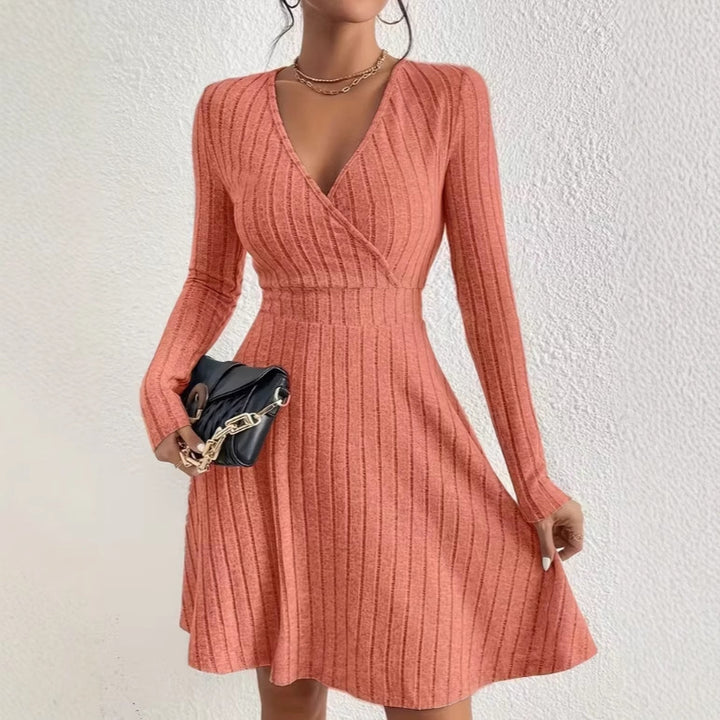 Damen Strickkleid mit Wickel-V-Ausschnitt, taillierter Bund und ausgestelltem A-Linien-Rock Echo Archiv
